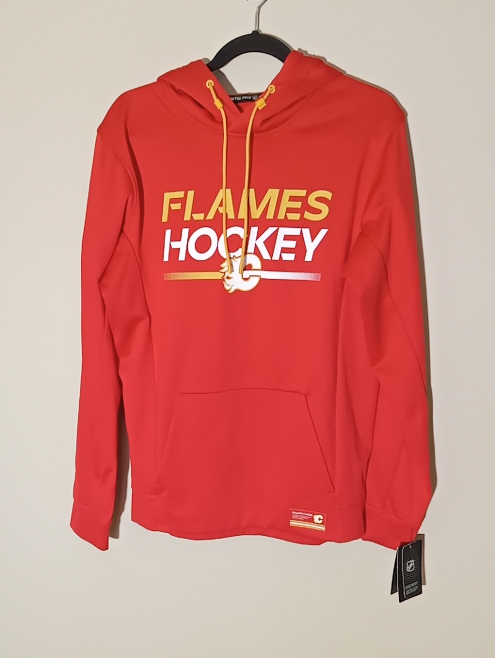 Fanatics Red NHL Pro Pullover Hoodie Size Medium Ptp 22.5"